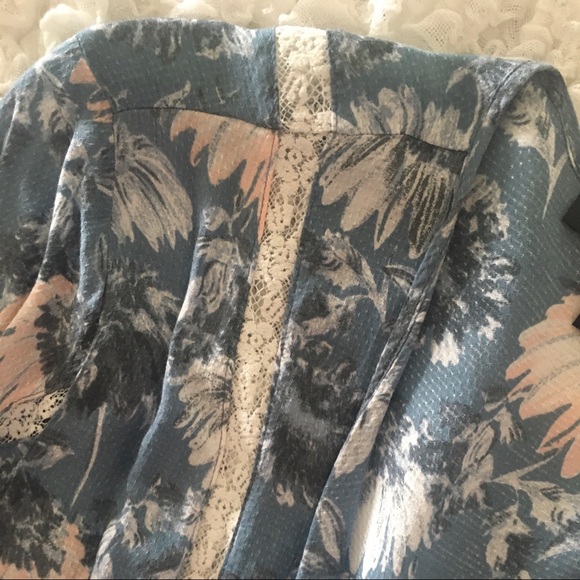 NWOT Midnight Bakery Floral House Coat - Picture 4 of 8